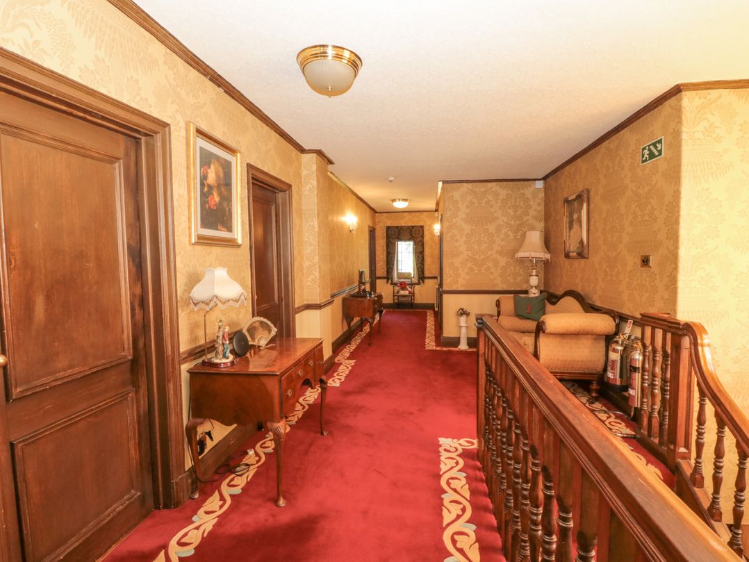 Highcliffe Manor