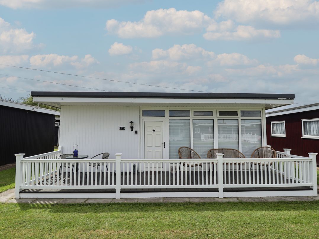 23 Cherry Park, Chapel St Leonards - Sleeps 3 guests