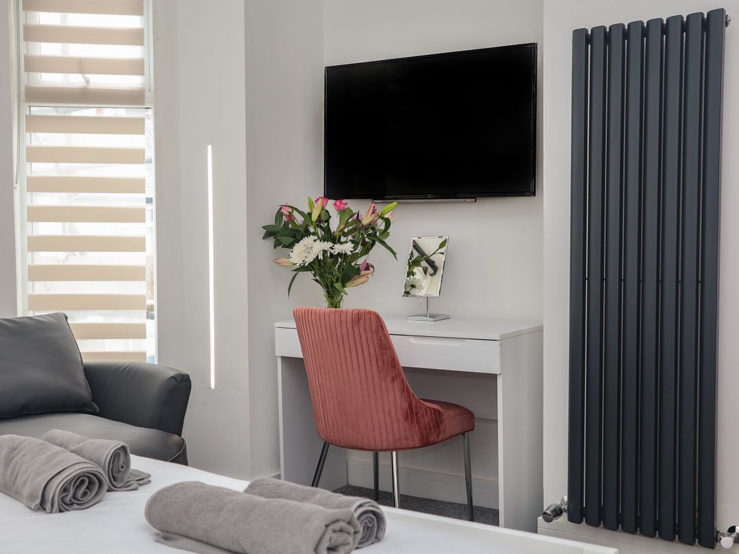 Frankie’s Seaview 4