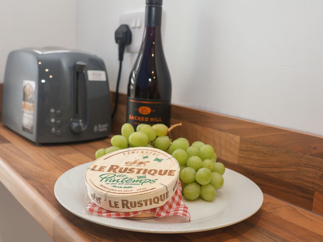 Frankie’s Seaview 4