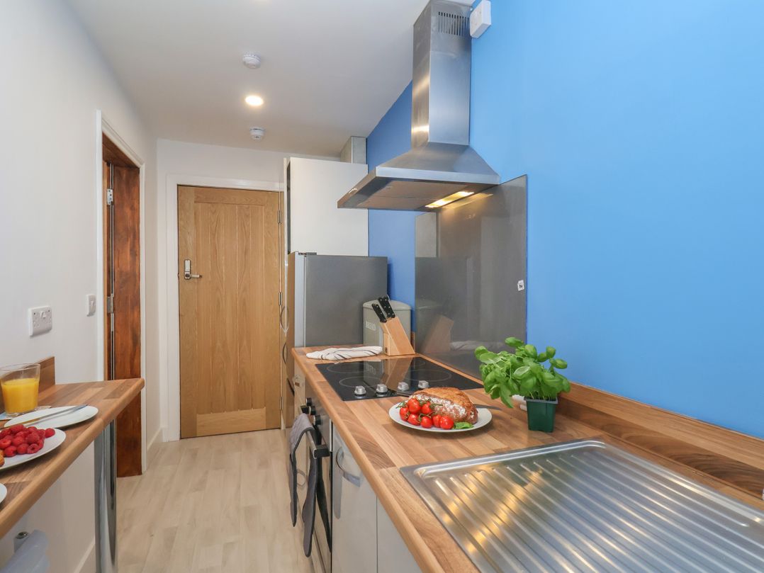 Frankie’s Seaview 4