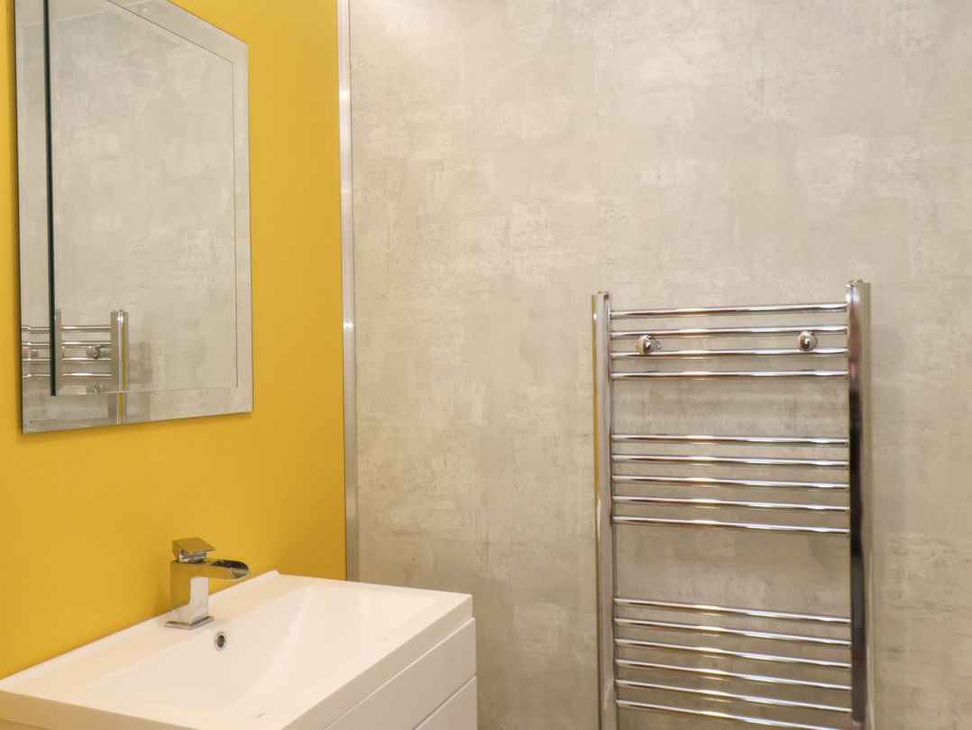 Frankie’s Seaview 4