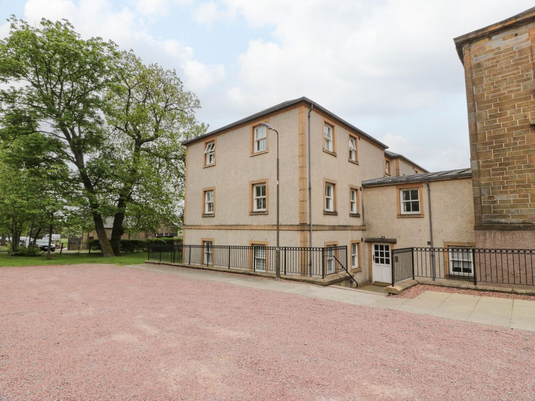 16 Knightsridge House