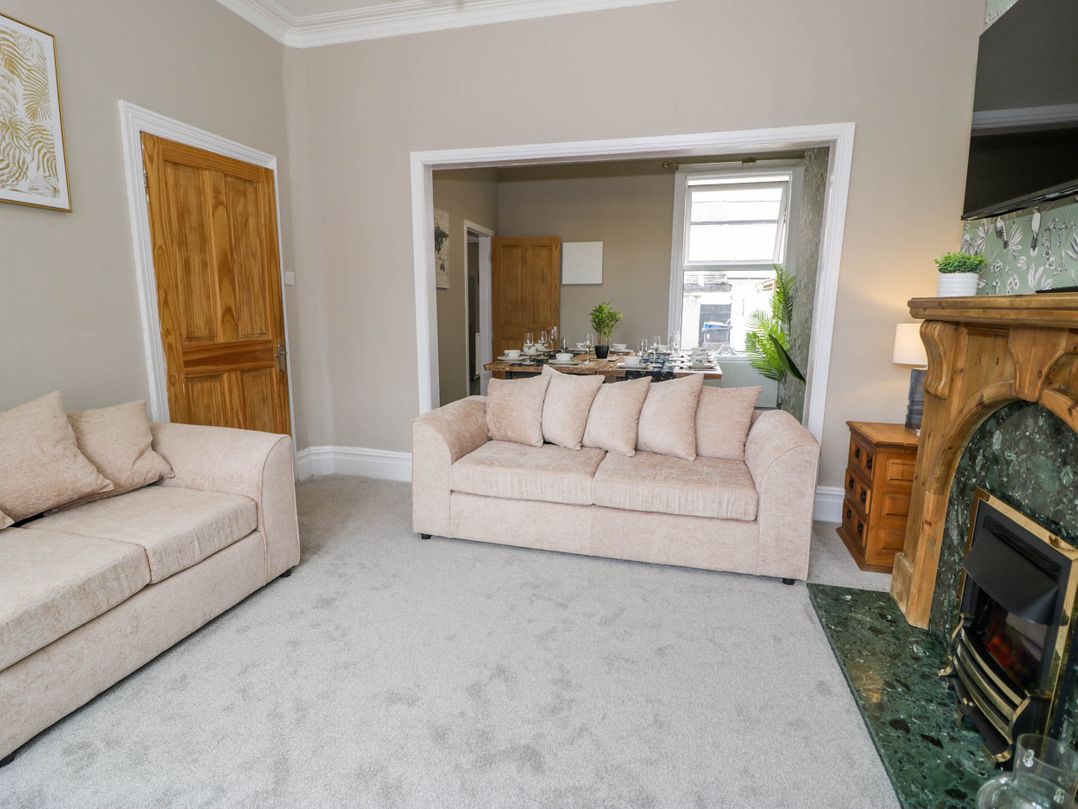 6 Canning Road