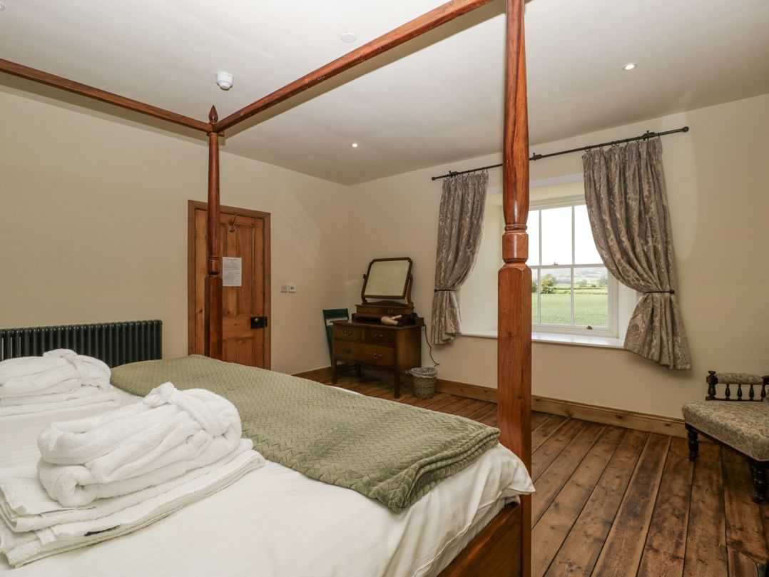 Evenjobb Court Farmhouse