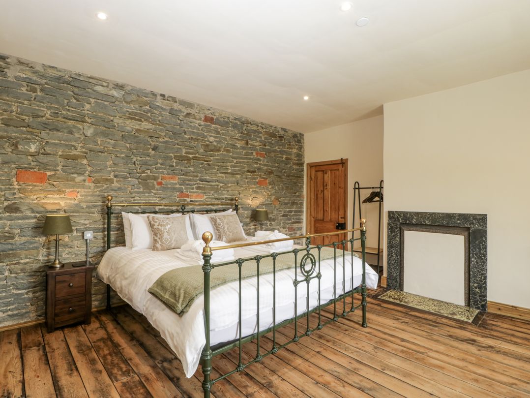 Evenjobb Court Farmhouse
