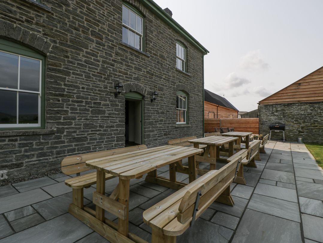 Evenjobb Court Farmhouse