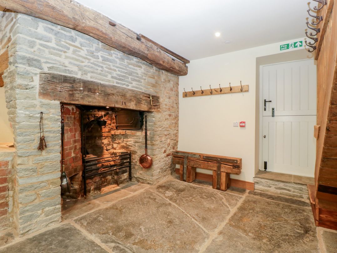 Evenjobb Court Farmhouse