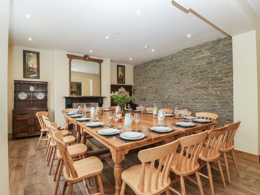 Evenjobb Court Farmhouse