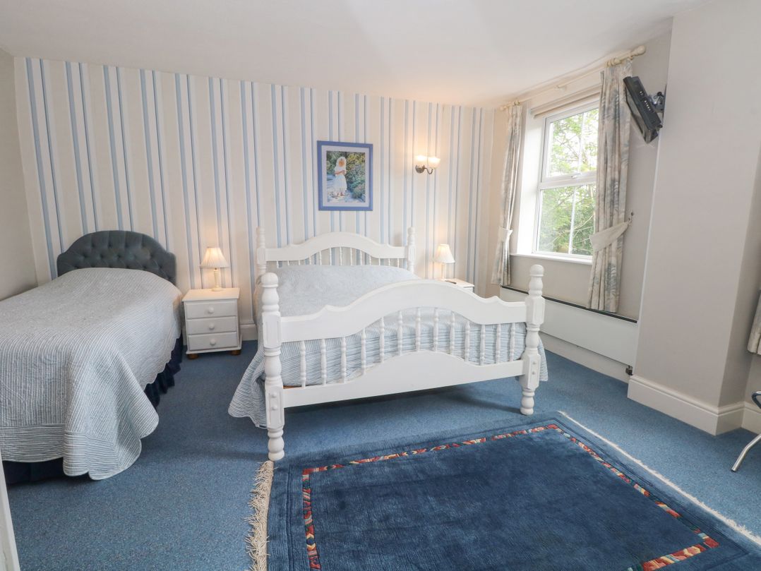 Rosehill Manor