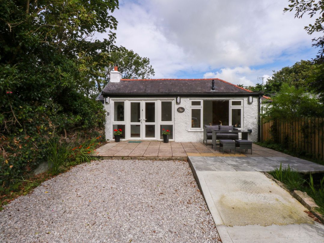 Cromlech Cottage at Cromlech Manor Farm