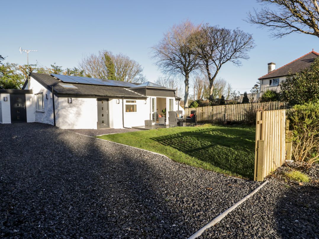 The Cottage at Cromlech Manor Farm