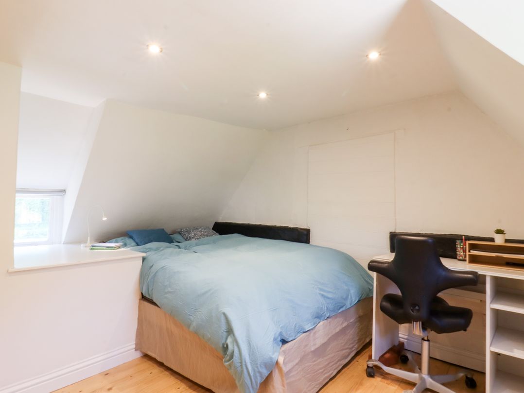 1 Harpur Cottage