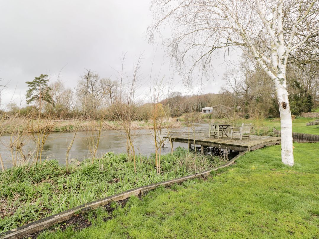Avon Turn View