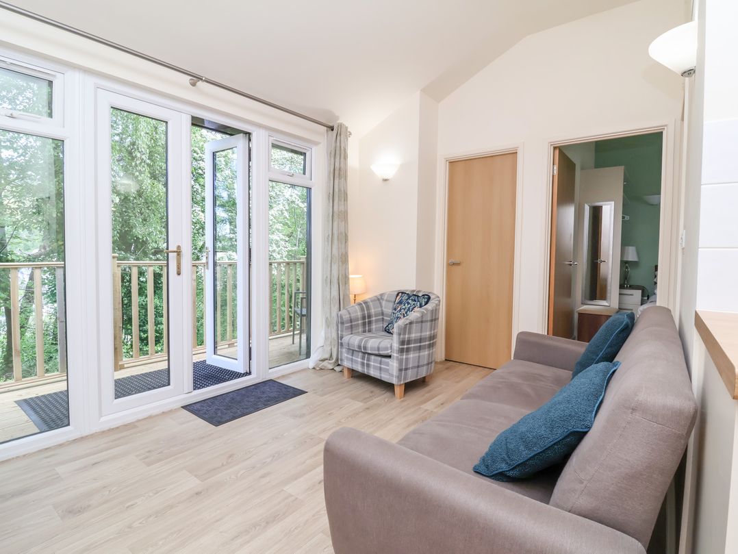 8 Manleigh Park