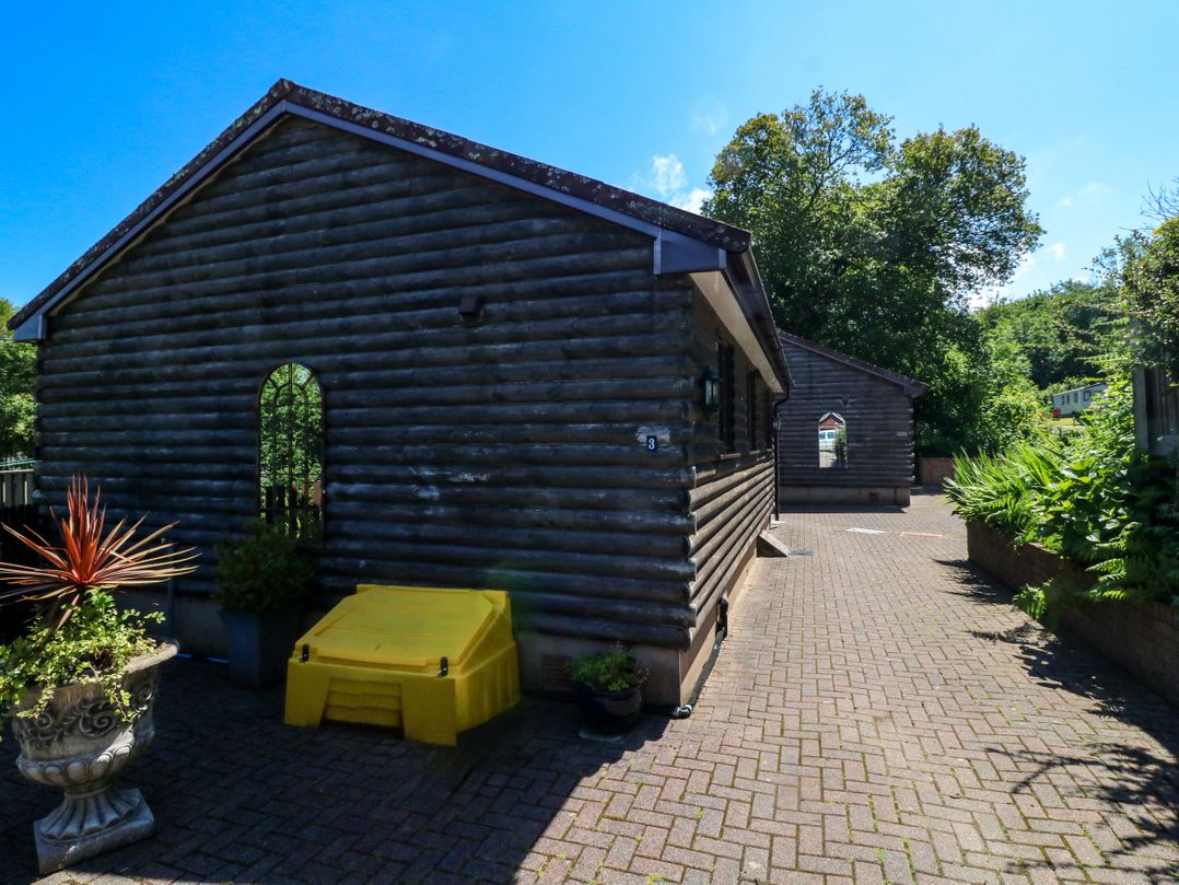 3 Manleigh Park
