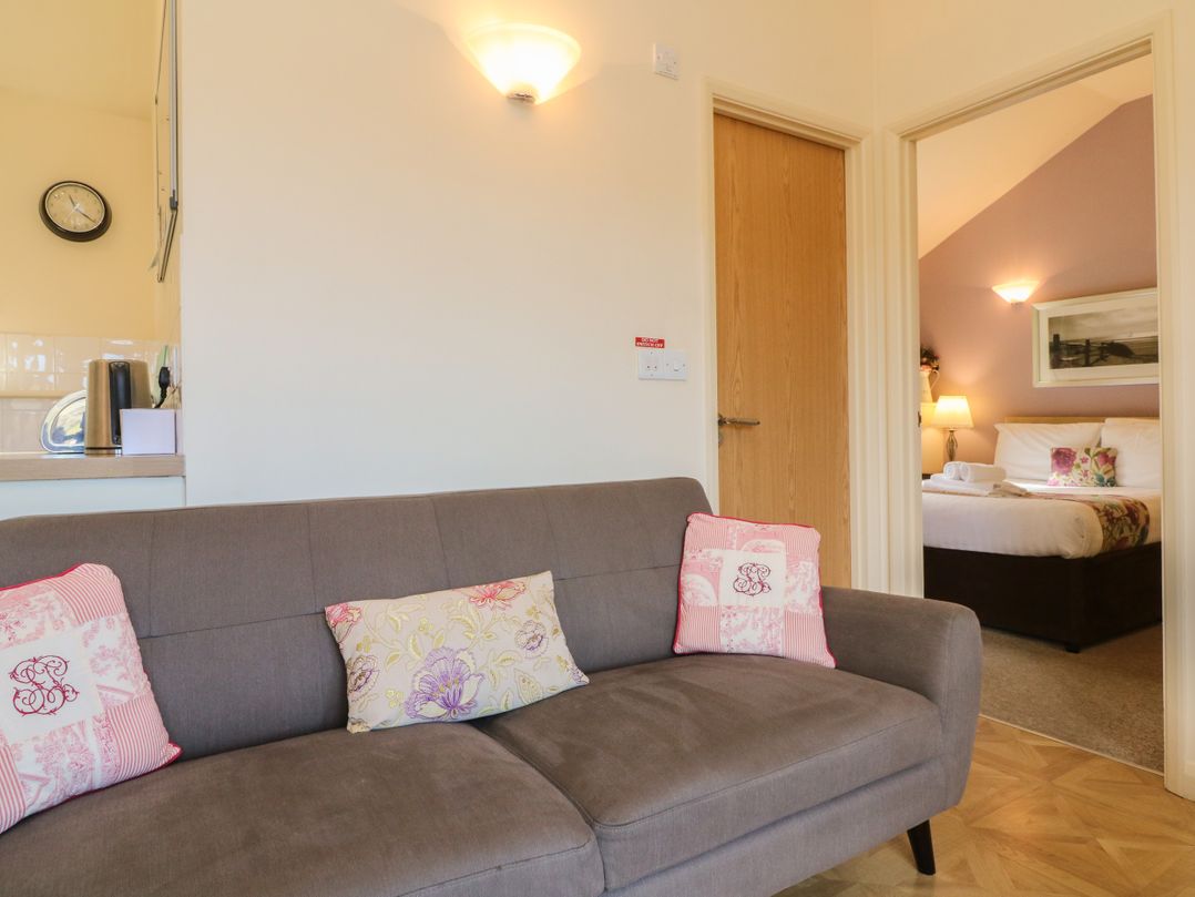 Chalet Log Cabin L10