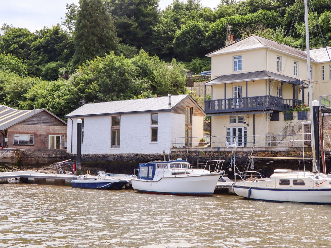 Dolphin Cottage