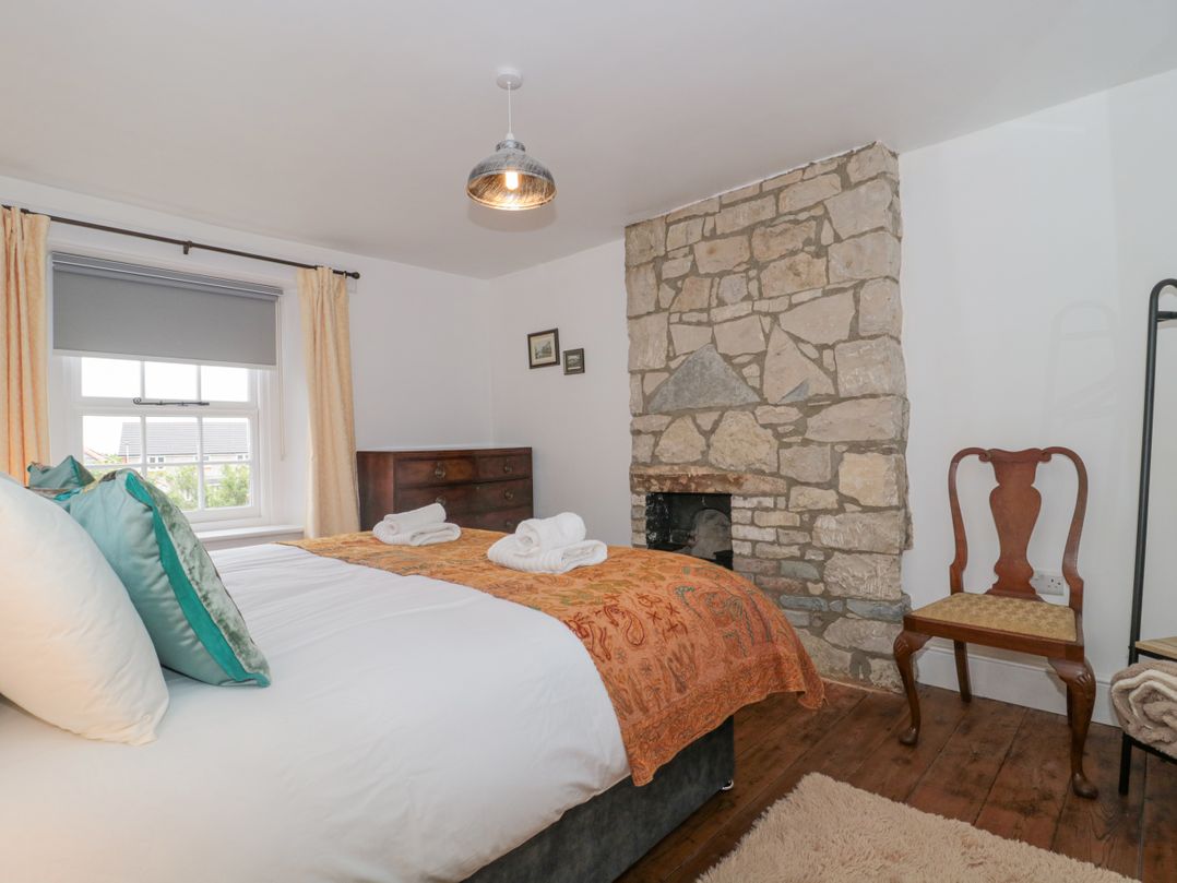 Holly Lodge