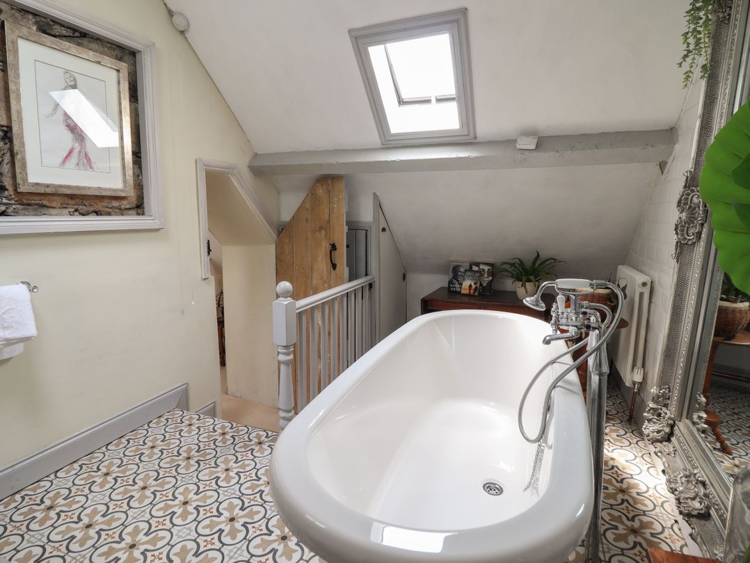 Tyn Y Coed Cottage