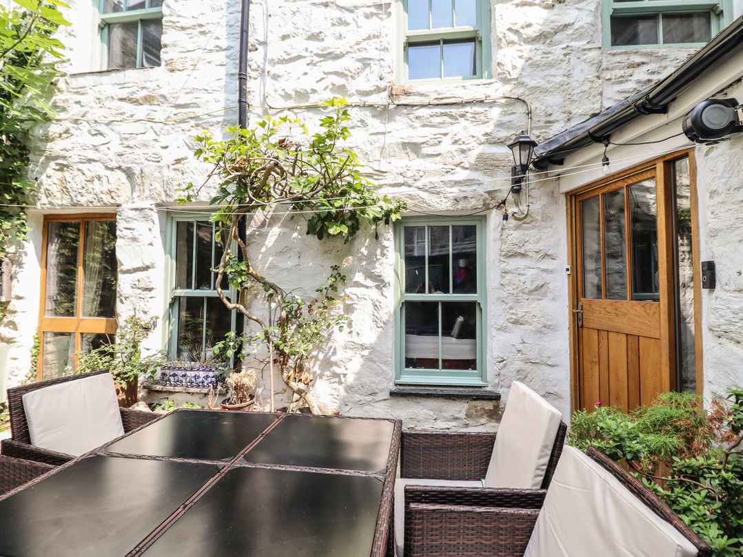 Tyn Y Coed Cottage