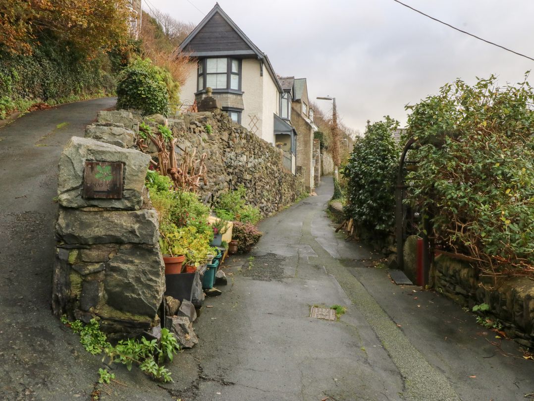 Ty'n-Y-Ffynnon Cottage