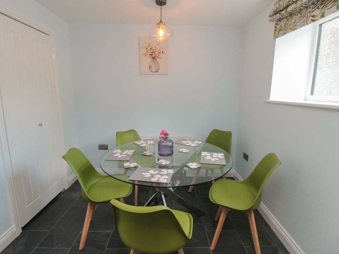 2 Staveley Cottages