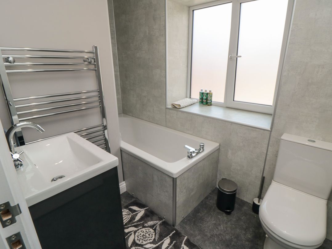 2 Staveley Cottages