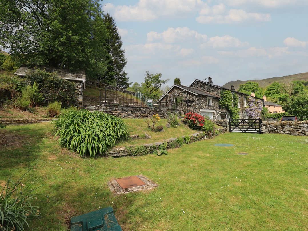 2 Hart Head Barn