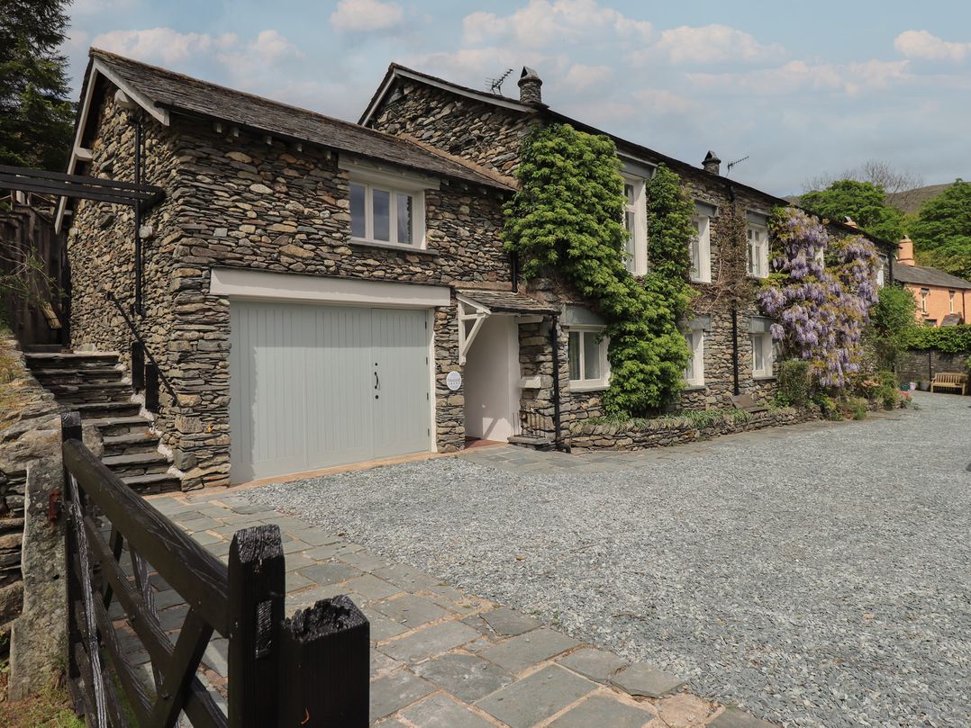 2 Hart Head Barn