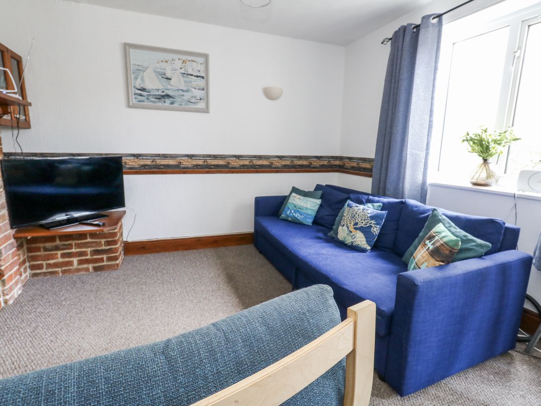 Saddlers Cottage, Weymouth - Sleeps 4 guests