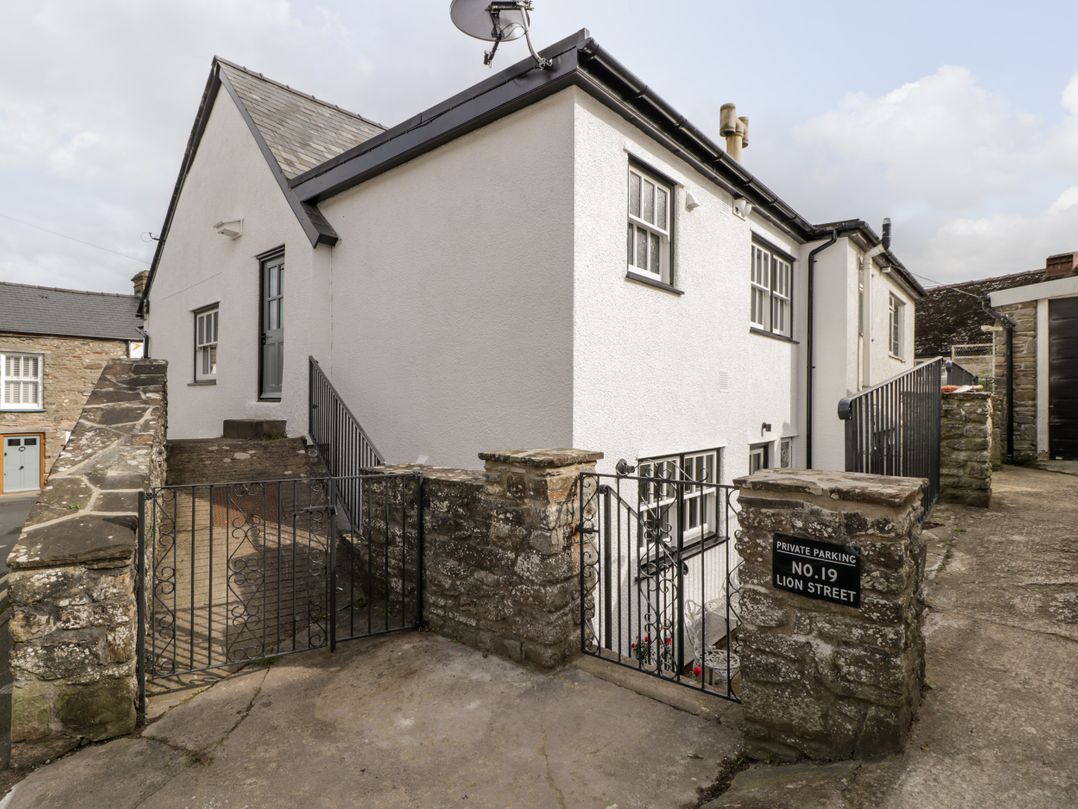 19 Lion Street