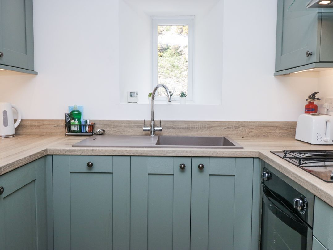 Riverside Cottage No 3
