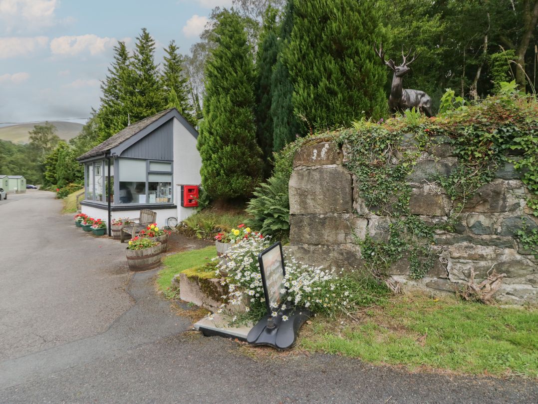 Riverside Cottage No 4