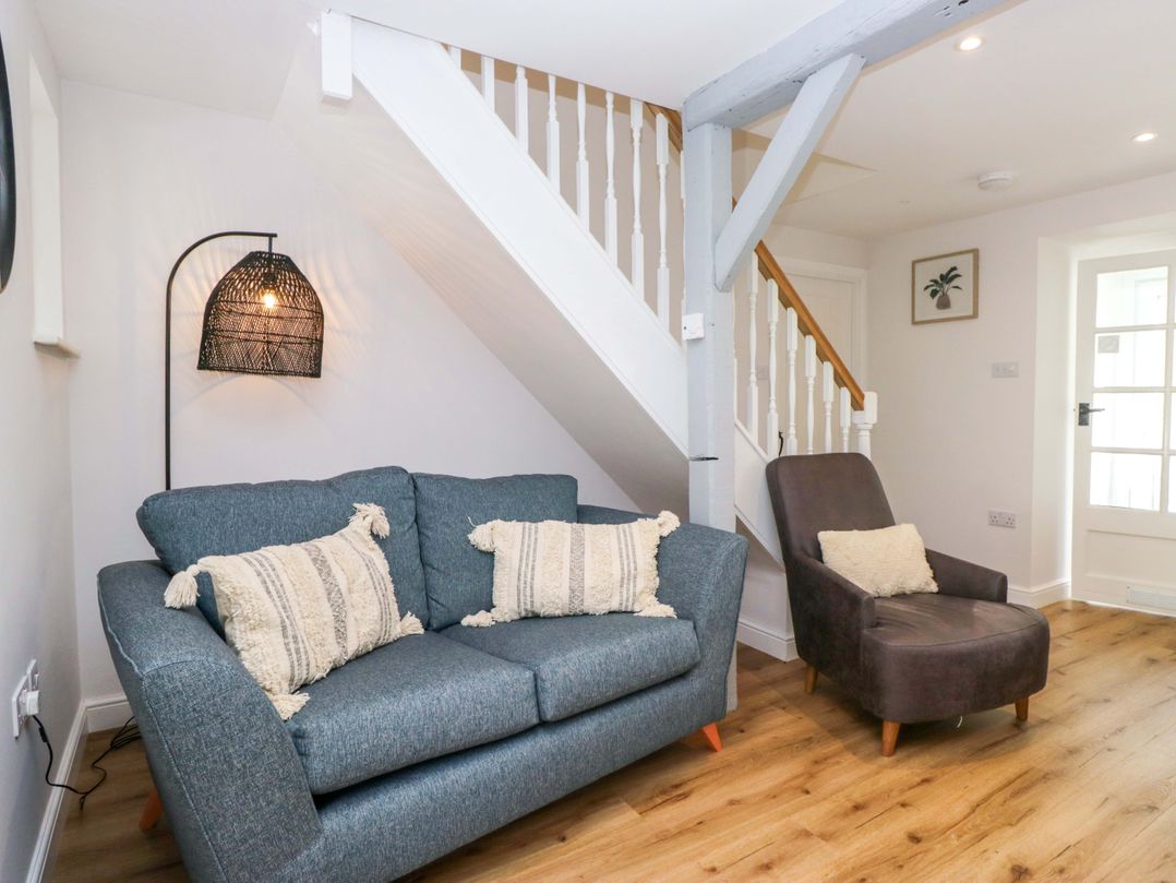 Riverside Cottage No 4