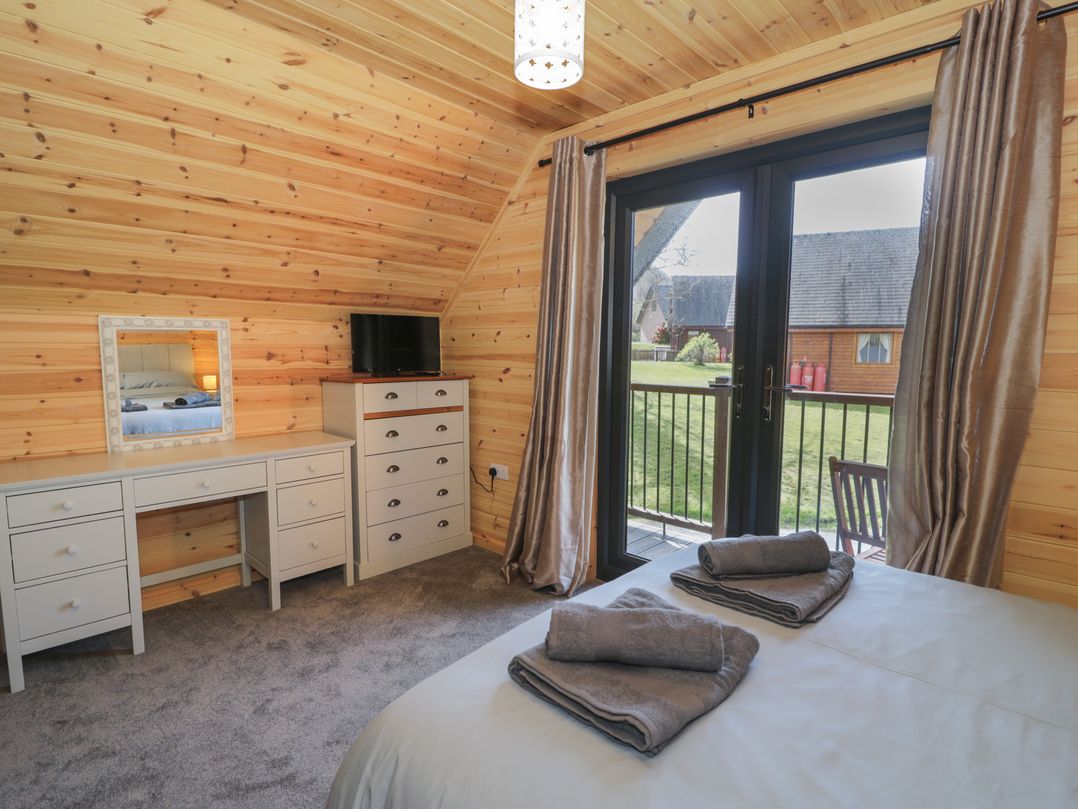 Sunset Lodge 5