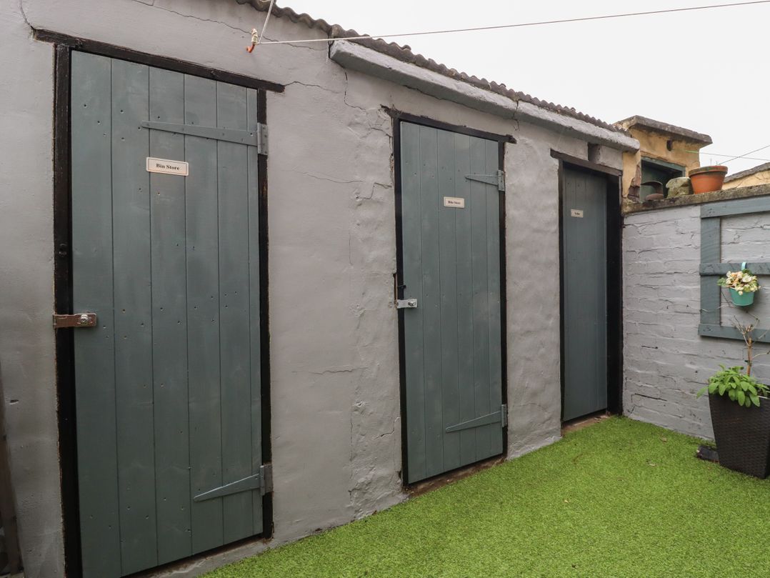 2 Unity Street