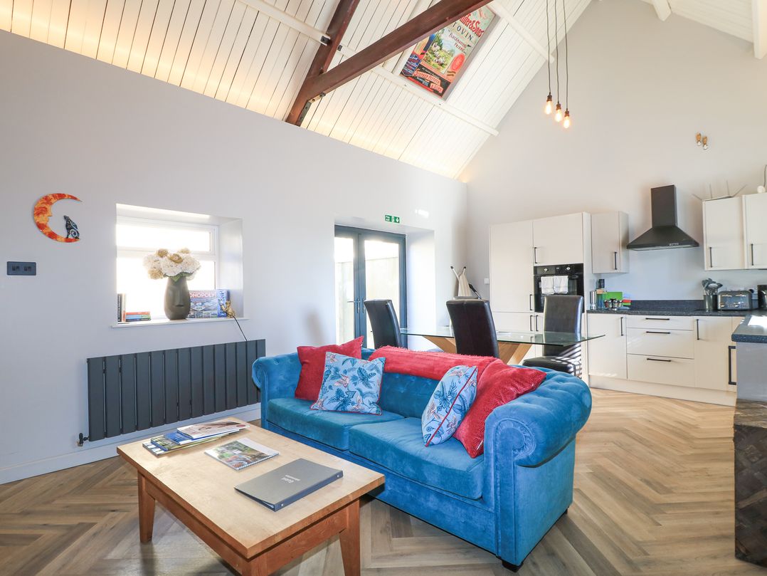 Dog friendly holiday cottage in Crudwell, sleeps 4