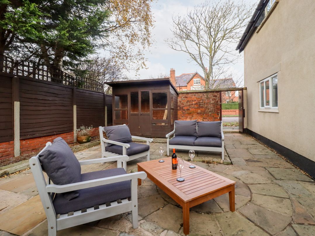 6D Clifton Drive