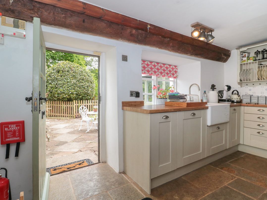 2 Pigsfoot Cottages