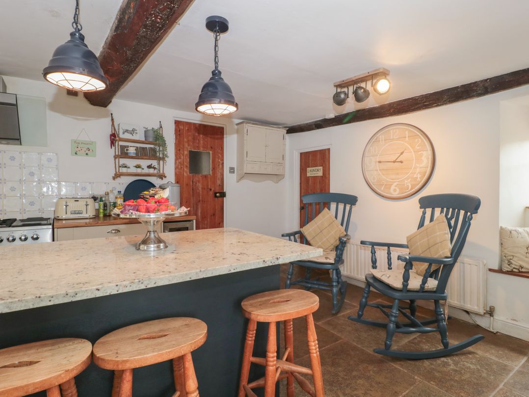 2 Pigsfoot Cottages