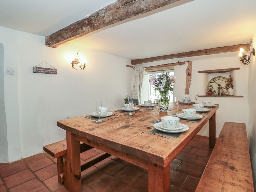 2 Pigsfoot Cottages