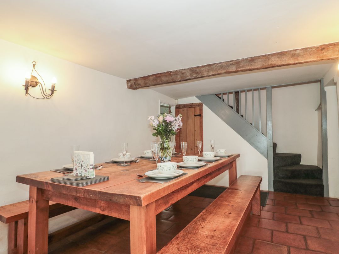 2 Pigsfoot Cottages
