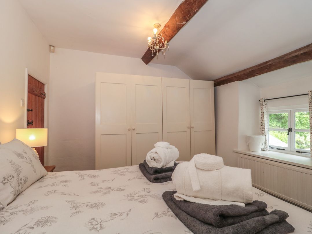 2 Pigsfoot Cottages