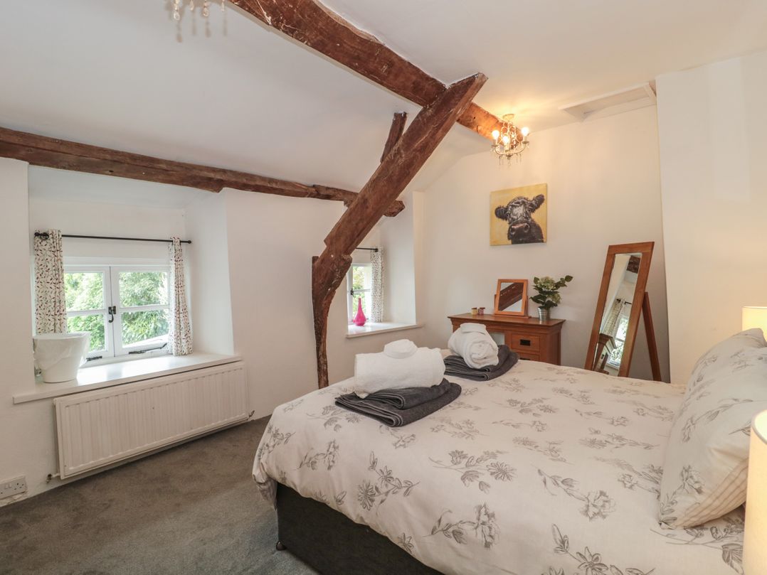 2 Pigsfoot Cottages