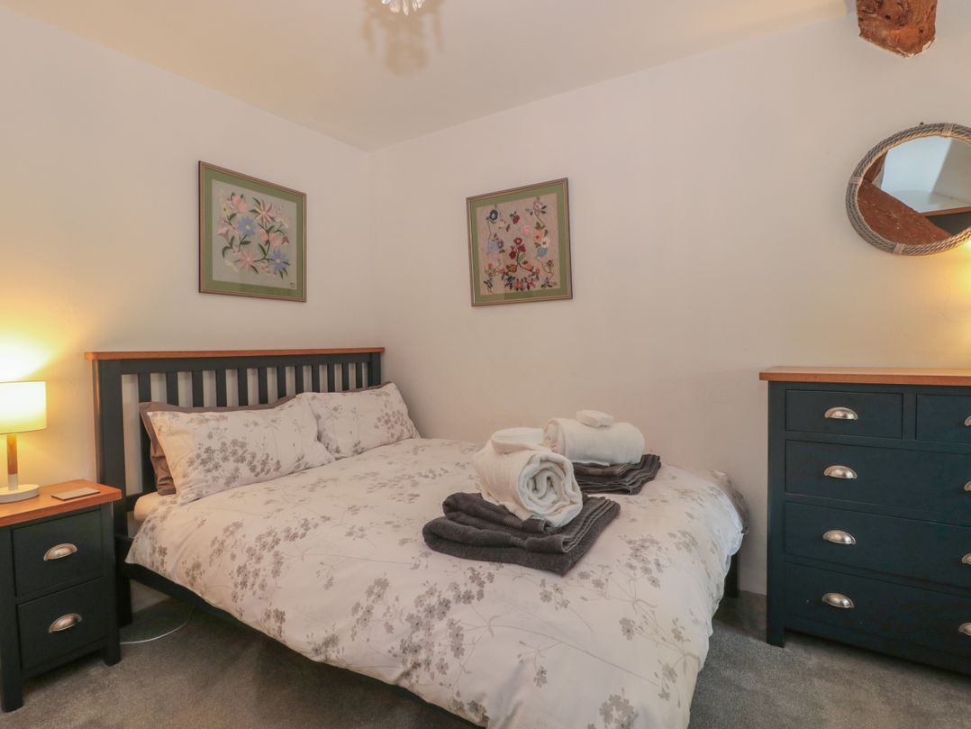 2 Pigsfoot Cottages