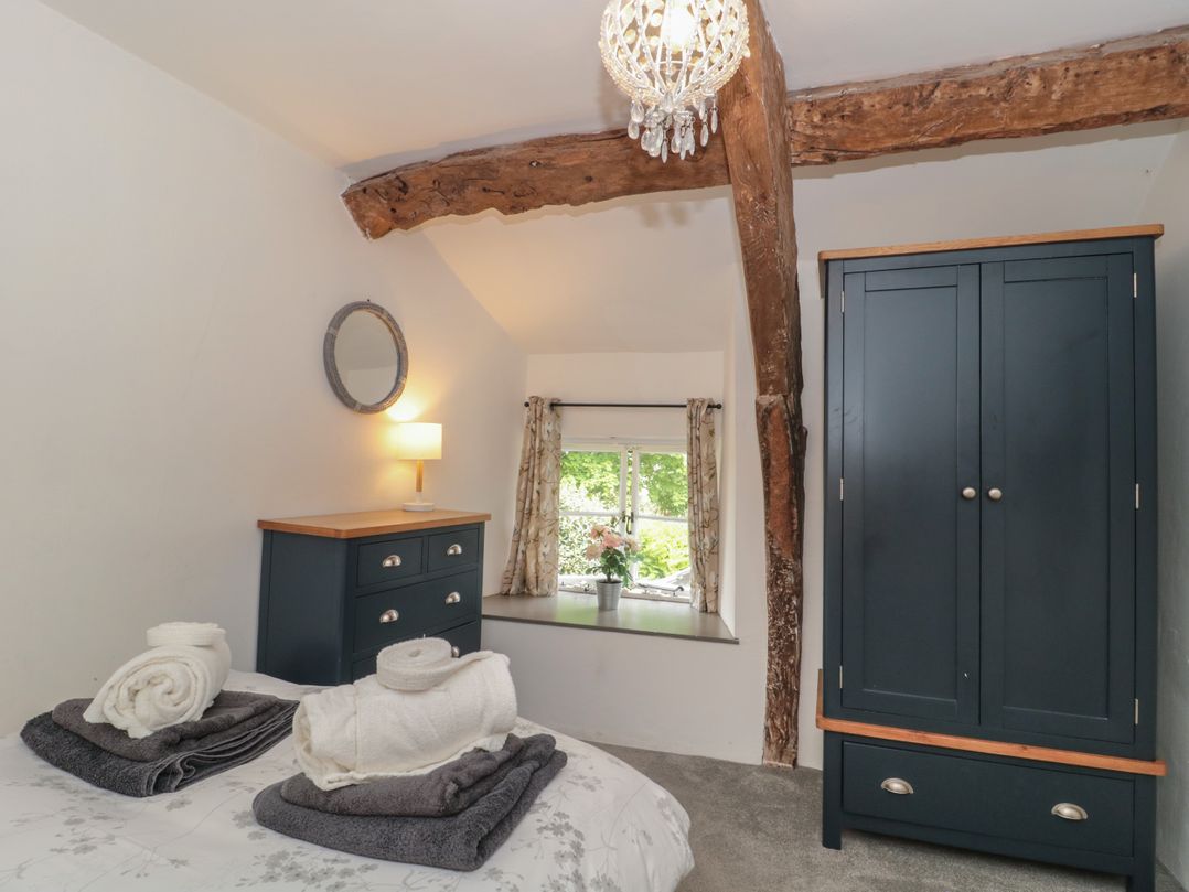 2 Pigsfoot Cottages