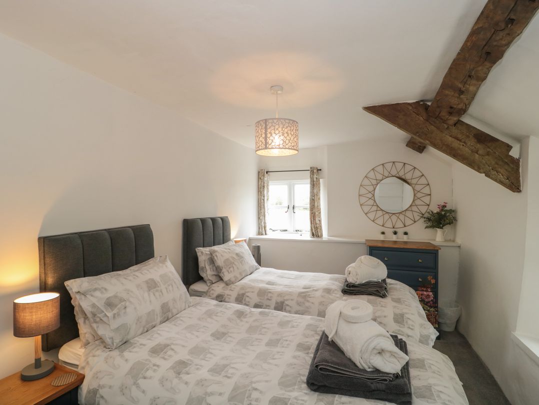 2 Pigsfoot Cottages