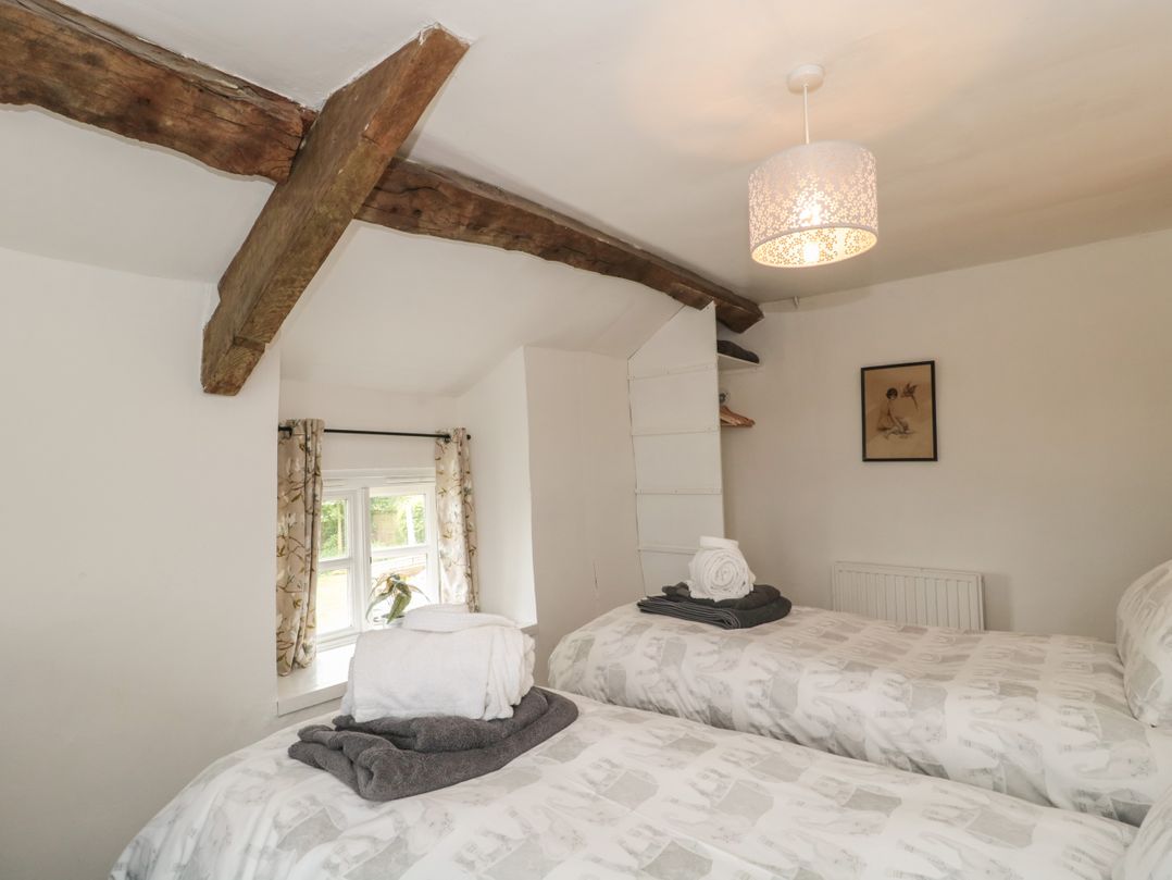 2 Pigsfoot Cottages