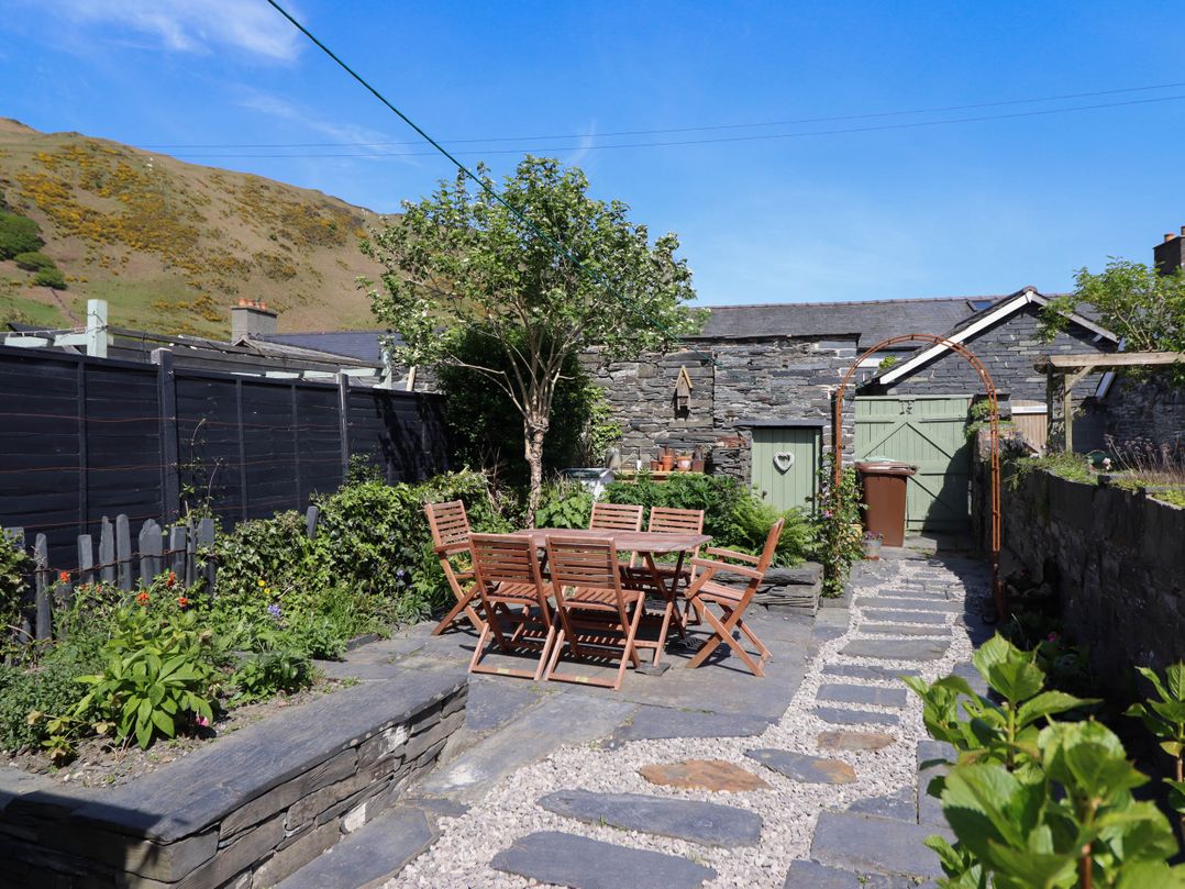 Glan yr Afon